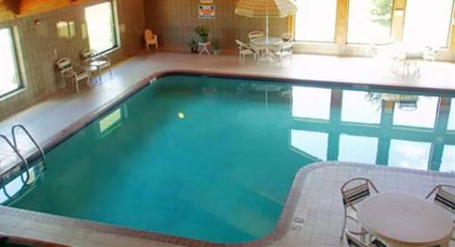 фото отеля AmericInn Lodge & Suites Manitowoc