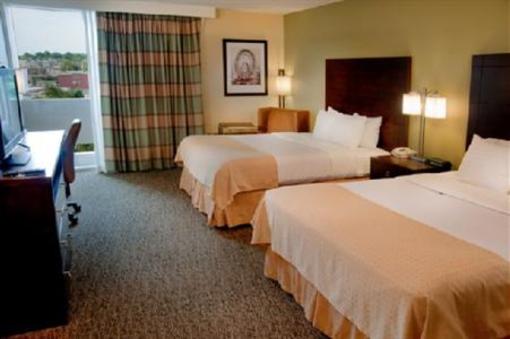фото отеля Holiday Inn Forest Park