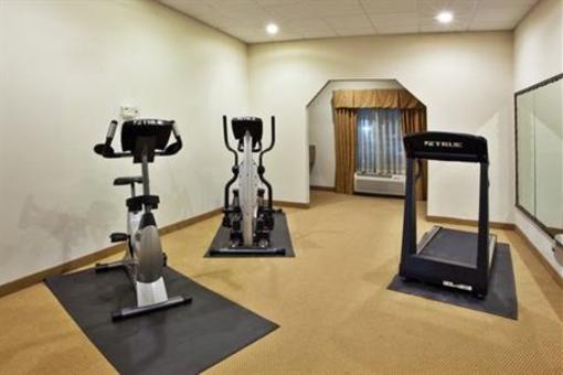 фото отеля Holiday Inn Express Hotel & Suites Commerce-Tanger Outlets