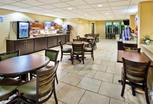 фото отеля Holiday Inn Express Canton Georgia