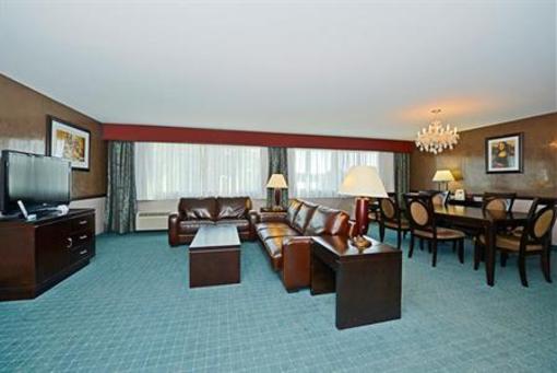 фото отеля Best Western Plus Lansing Hotel