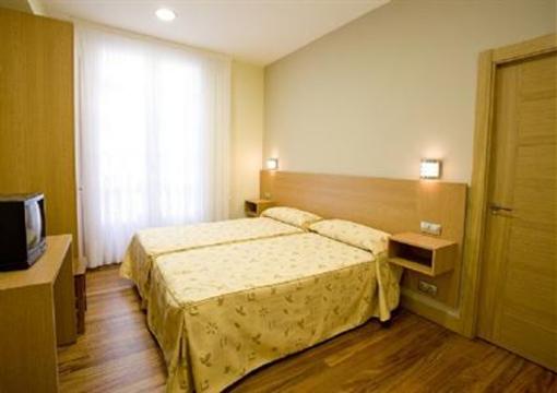 фото отеля Pension Roquefer Hotel Bilbao