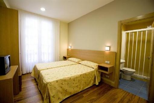 фото отеля Pension Roquefer Hotel Bilbao
