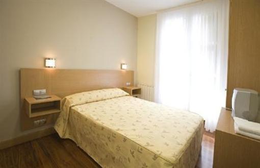 фото отеля Pension Roquefer Hotel Bilbao