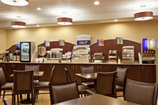 фото отеля Holiday Inn Express Hotel & Suites Malone