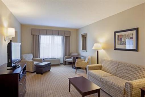 фото отеля Holiday Inn Express Hotel & Suites Malone