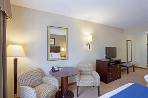 фото отеля Holiday Inn Express Hotel & Suites Malone