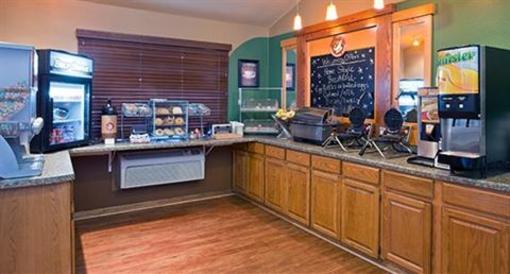 фото отеля AmericInn Lodge & Suites Fergus Falls _ Conference Center