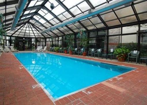 фото отеля Comfort Inn Peach Street Erie