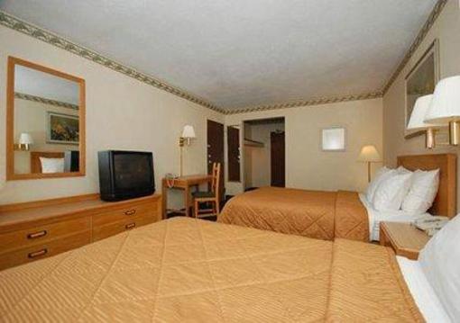 фото отеля Comfort Inn Peach Street Erie