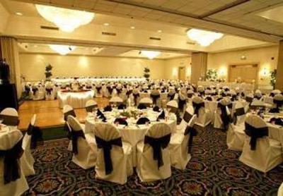 фото отеля Hotel Fort Wayne