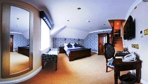 фото отеля The Clarence Hotel