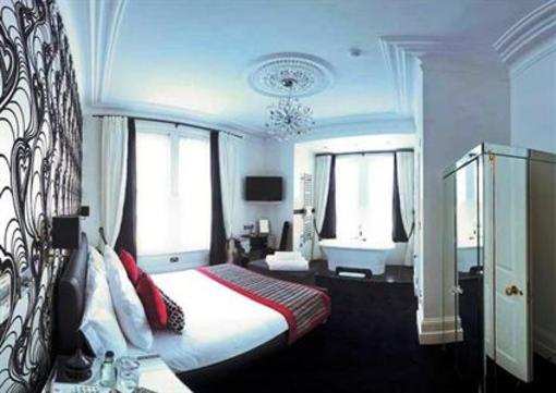 фото отеля The Clarence Hotel