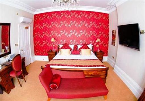 фото отеля The Clarence Hotel