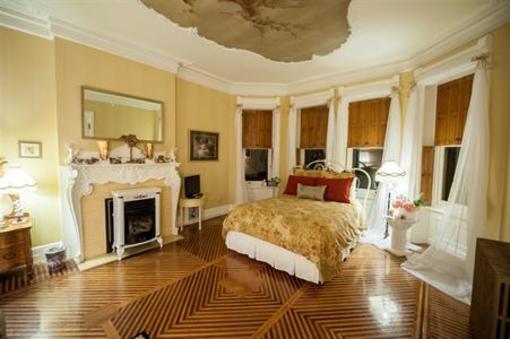 фото отеля Reynolds Mansion Bed and Breakfast