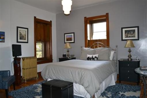 фото отеля Reynolds Mansion Bed and Breakfast