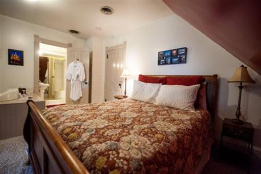 фото отеля Reynolds Mansion Bed and Breakfast