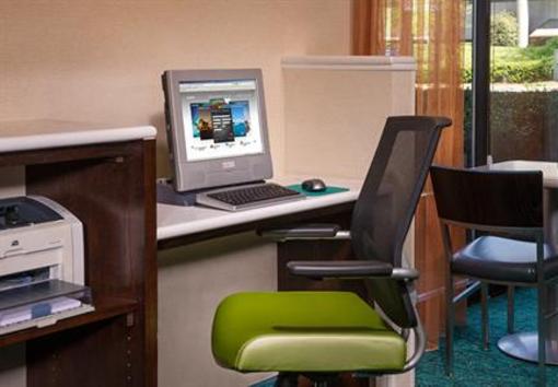 фото отеля SpringHill Suites Charlotte University Research Park