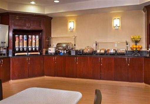 фото отеля SpringHill Suites Charlotte University Research Park