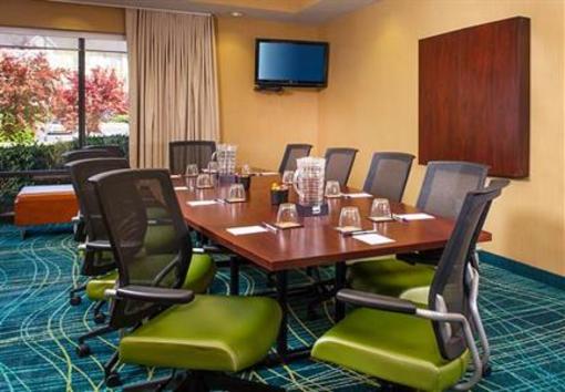 фото отеля SpringHill Suites Charlotte University Research Park