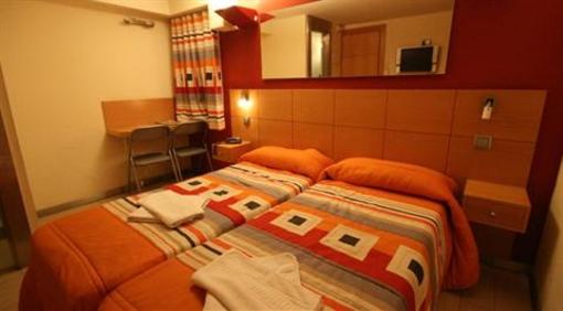 фото отеля Tijcal II Hostal Madrid