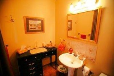 фото отеля Hemingways By The Sea Bed and Breakfast Inn