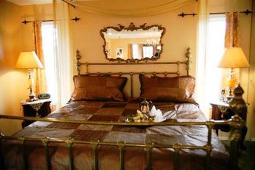 фото отеля Hemingways By The Sea Bed and Breakfast Inn