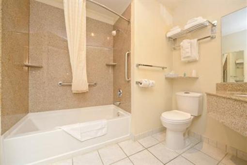 фото отеля Best Western Rivertown Inn & Suites