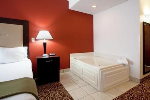 фото отеля Holiday Inn Express Murrells Inlet