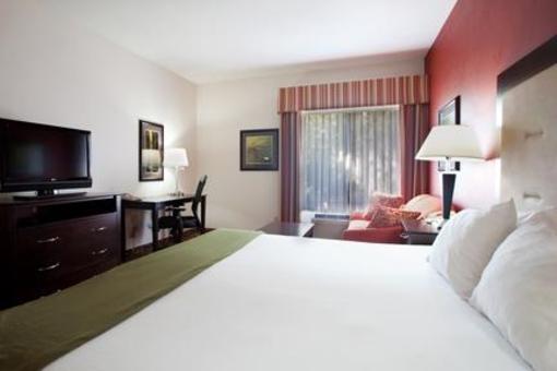 фото отеля Holiday Inn Express Murrells Inlet