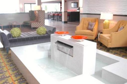 фото отеля DoubleTree by Hilton Huntsville-South