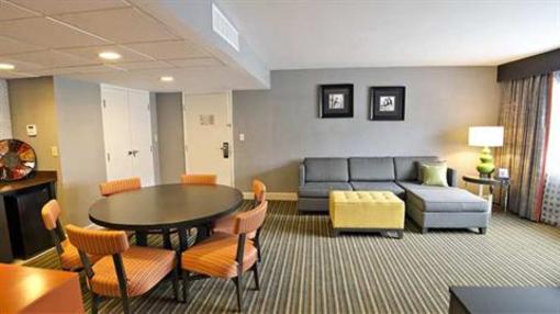 фото отеля DoubleTree by Hilton Huntsville-South