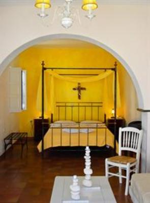 фото отеля Folegandros Apartments