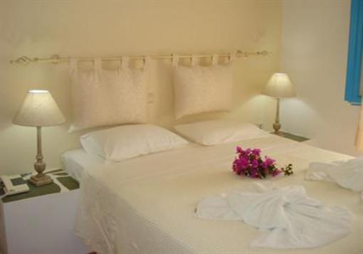 фото отеля Folegandros Apartments