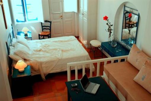 фото отеля Folegandros Apartments