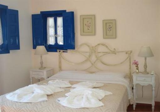фото отеля Folegandros Apartments