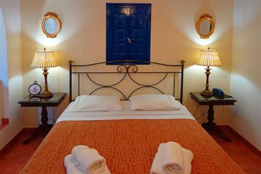 фото отеля Folegandros Apartments