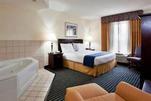 фото отеля Holiday Inn Express Chesapeake