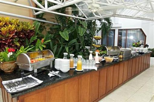 фото отеля Apartotel Suites Cristina