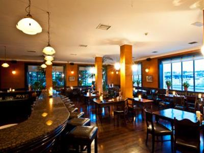 фото отеля Riverbank House Hotel