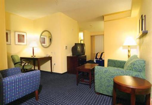 фото отеля SpringHill Suites by Marriott Greensboro