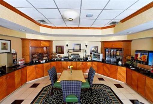 фото отеля SpringHill Suites by Marriott Greensboro