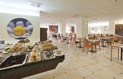 фото отеля Confortel Fuengirola