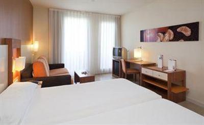 фото отеля Confortel Fuengirola