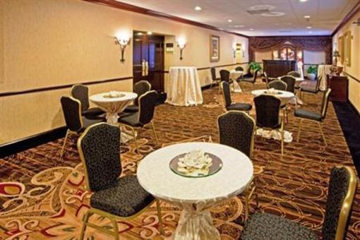 фото отеля Crowne Plaza Tysons Corner