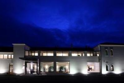 фото отеля Seleni Suites Boutique Deluxe Hotel