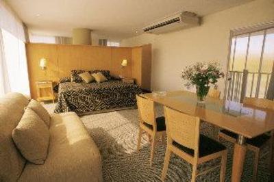 фото отеля Urbana Suites
