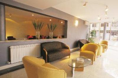 фото отеля Urbana Suites