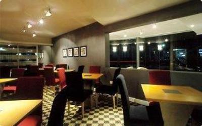 фото отеля Urbana Suites