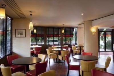 фото отеля Holiday Inn Paris Versailles Bougival
